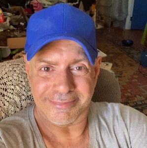 Meet your Posher, Carles